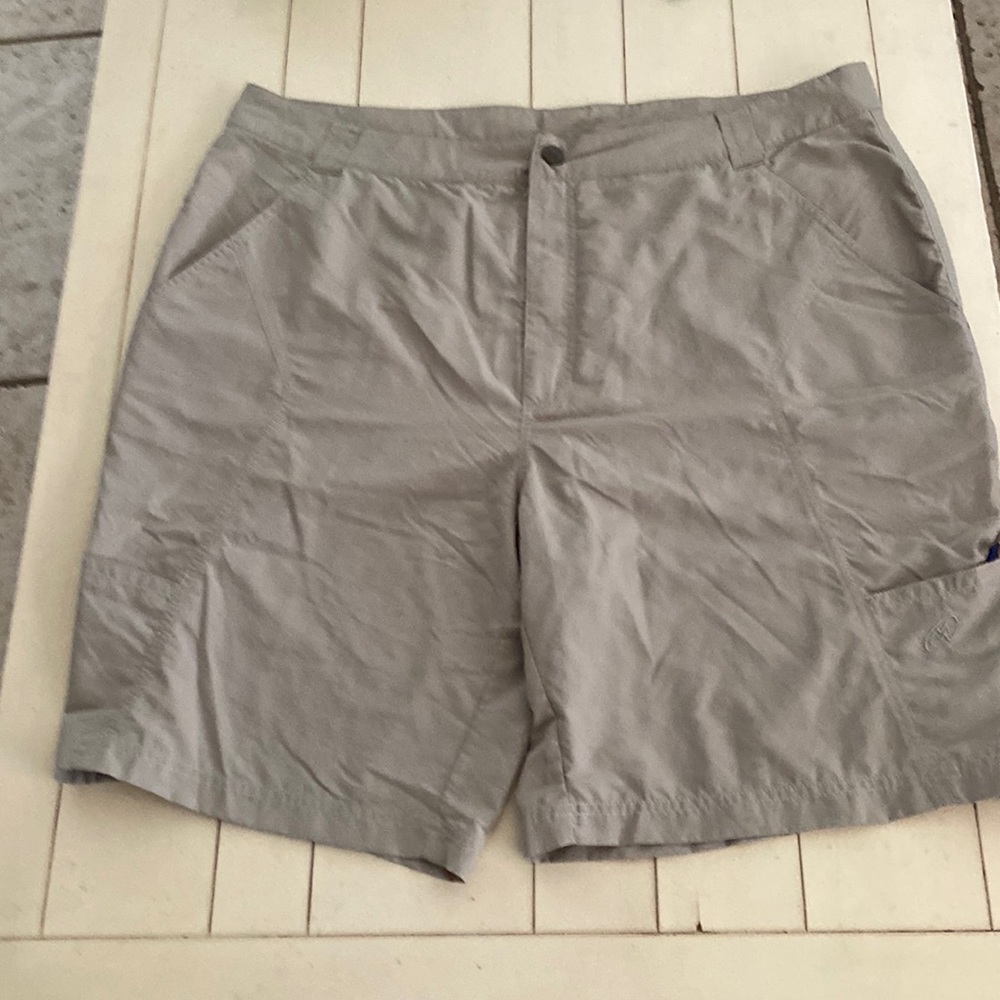 BLOWOUT SALE Cloudveil Men’s shorts in a size 40” waist.